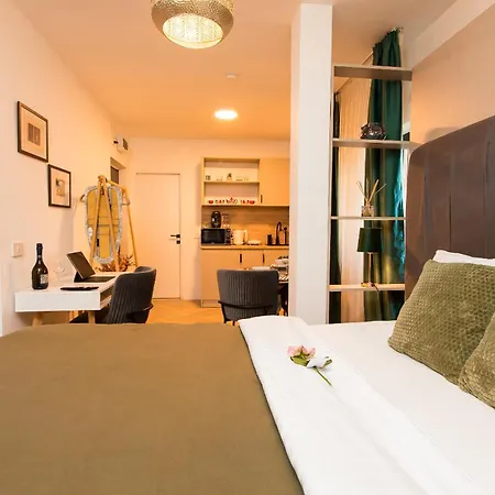 Arghezi Boutique * Boekarest